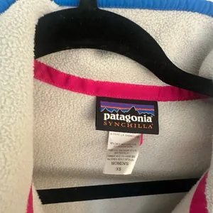 Patagonia full zip jacket cream and grey - women’s size xs thumbnail 3