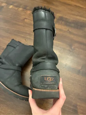 Ugg Noira Boots Women’s 9 Black Leather Winter Buckle thumbnail 4