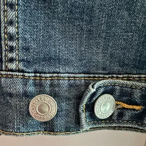 Levis Jean Jacket Women Small Blue Denim Classic 100%‎ Cotton Pockets thumbnail 4