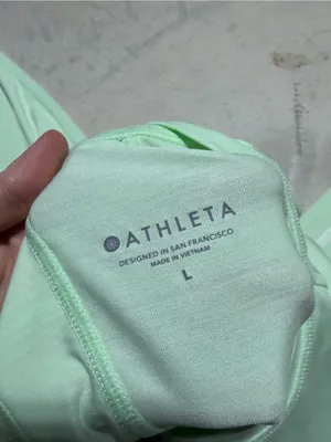 Athleta NWT Pacifica Light Green Long-Sleeve Performance Top large MSRP$69 thumbnail 8