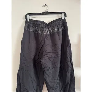 NIKE Sportswear Black Elastic Drawstring Waist Rebel cargo pants EUC thumbnail 3