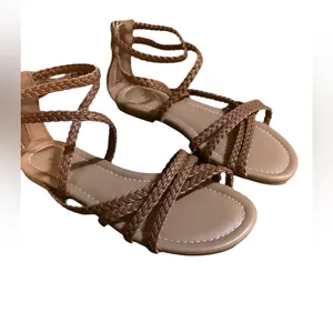 X/appeal Kayla Strappy braided gladiator flats. Size 6. thumbnail 7