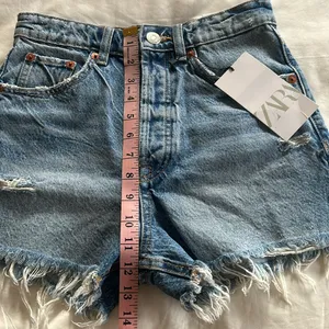 NWT - Zara High Rise split shorts thumbnail 4
