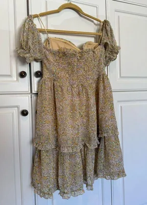ASTR The Label Women’s Off Shoulder Two Tier Yellow Floral Mini Dress Medium thumbnail 4