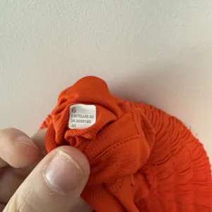 Lululemon Hotty Hot‎ High-Rise Lined Short 2.5" in Orange/Red Size 6 thumbnail 4