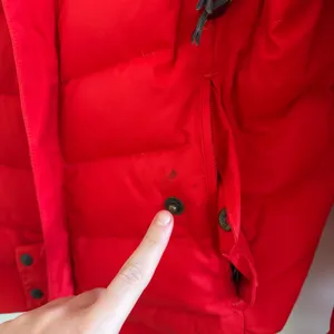 The North Face Women’s Bright Red Puffer Ski Coat thumbnail 5