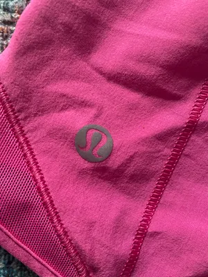 Lululemon Hotty Hot Shorts 4” Sonic Pink thumbnail 3