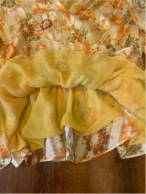 Cato Top Large Yellow Orange Floral 60’s V-neck Elastic waist Shortsleeved thumbnail 4