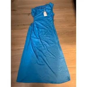 NEW 1 Shoulder Dress Cutout Ruched Split Satin Cocktail Maxi Dress M thumbnail 2
