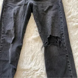 Levi’s raw hem distressed Wedgie jeans thumbnail 5