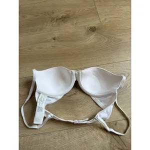 EUC Abercrombie Gilly Hicks White PUSH 'EM UP T-Shirt Contour Demi UW Bra sz 32B thumbnail 7