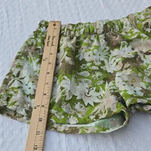 Patagonia Women's Green Floral Athletic Shorts thumbnail 4