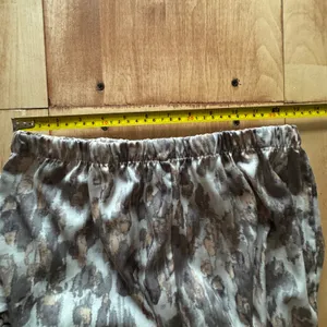 Nicole Miller New York‎ Animal Print Pajama Set Large Top Small Pants Gray Brown thumbnail 6