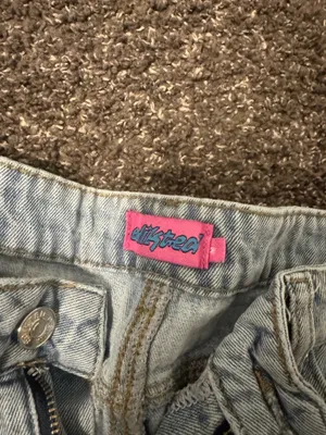 Edikted Low-Rise Jeans thumbnail 2