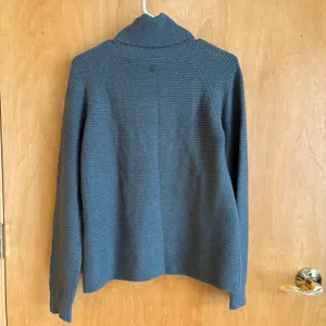 Kuhl Womens Gray Ribbed Turtleneck Sweater Merino Wool Blend Style 4406 Small‎ thumbnail 4