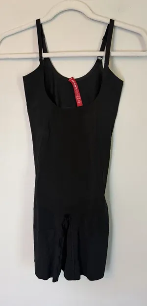 SPANX Black Open Bust Mid Thigh Bodysuit shapewear Size M NEW thumbnail 1