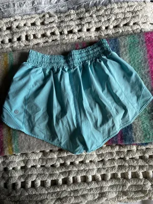 Lululemon Shorts Hot Hot thumbnail 3