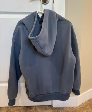 Amazon Sweatshirt thumbnail 1