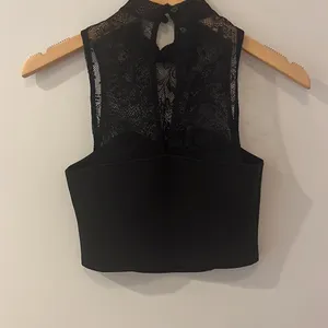 Fora Black Crop Top High Neck Lace thumbnail 3