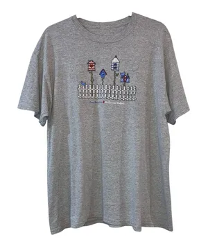 Vintage‎ Birdhouse Fence Home Sweet Home Gray Graphic T-Shirt Cottagecore Large thumbnail 1
