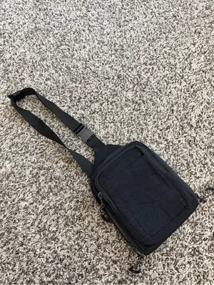 BEIS black sport sling thumbnail 5