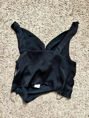 NWT black satin top Size M thumbnail 2