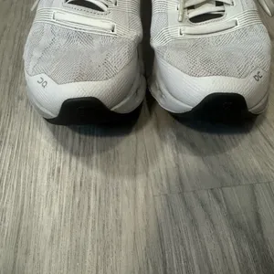 On Cloud Size 9 - On Cloudgo White/Glacier Running Shoes thumbnail 2