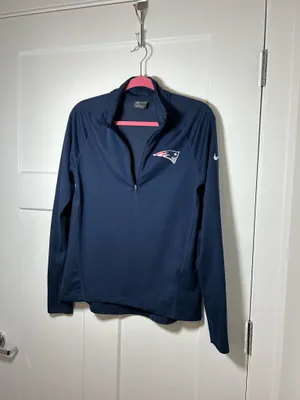 Nike Women’s medium NE Patriots NFL pullover thumbnail 5