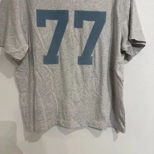 American Eagle Gray 77 Graphic T Shirt Sz S thumbnail 4