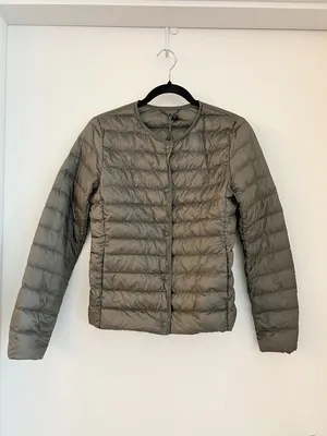 Uniqlo Women's Ultra Light Down Compact Packable Puffer Jacket in Green Gray S thumbnail 2