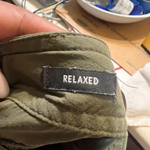REI Hiking Shorts Womens Size 2 Army Green Relaxed Fit Cargo Pocket Activewear thumbnail 8