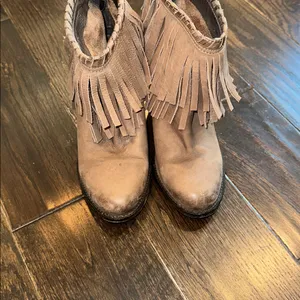 Fringe brown leather Ankle Boots size 7 1/2 thumbnail 3