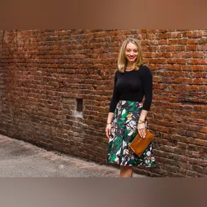 H&M patterned scuba skirt medium floral thumbnail 2