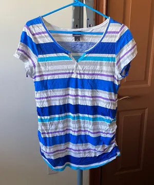 Oh baby by motherhood size L striped short sleeve top with cinched sides thumbnail 1