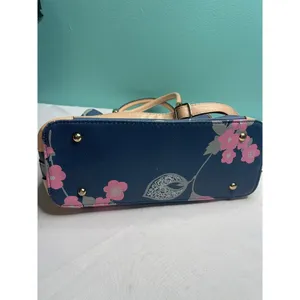 Chic Floral Satchel with Gold Accents‎ thumbnail 4