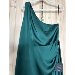 NWT Lulus Signature Elegance Emerald Satin One-Shoulder Maxi Dress Wedding Sz 1X thumbnail 7