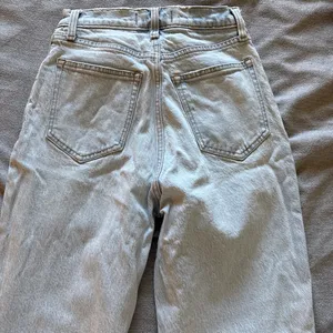 Abercrombie Jeans Ultra High-Rise 90s Straight Curve Love thumbnail 5