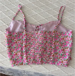 Le lis Pink Floral Lace Up Cropped Cami thumbnail 3