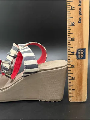 CROCS Leigh Nautical Striped Ankle Strap Wedge Sandals Size 8 thumbnail 13