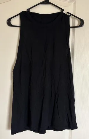 Lululemon black tank. Excellent condition. Soft and light. 14 pit to pit thumbnail 1