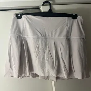 Lululemon Skirt thumbnail 1