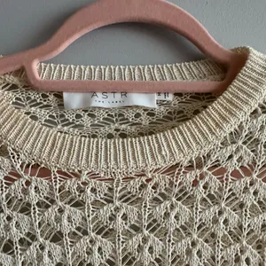 crochet ASTR the label long sleeve crop top thumbnail 2