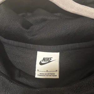 Black Nike Hoodie thumbnail 3