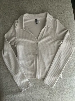 H&M Top thumbnail 1