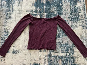 Hollister Off-The-Shoulder Top thumbnail 1