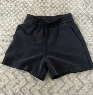 Lululemon Shorts black thumbnail 1