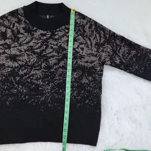 Athleta Women Jacquard Crew‎ Sweater in Frosted Floral Black And Tan Extra Small thumbnail 7