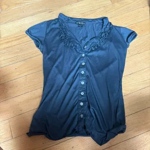 Self Esteem Vintage Y2K Women’s Deadstock Gray Button Up Top with Ruffle detail size M thumbnail 5