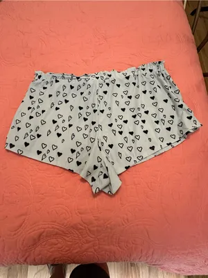 Riders By Lee Las Vegas Raiders Heart Print Lounge Set – Long Sleeve Top & Shorts thumbnail 3