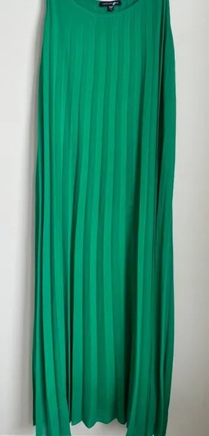 Primp Boutique Emerald Green Micro Pleated Spaghetti Strap Maxi Dress Size L thumbnail 1